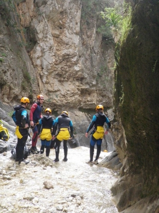 A punto de saltar el barranco